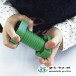 juego de tuercas y tornillos para personas mayores